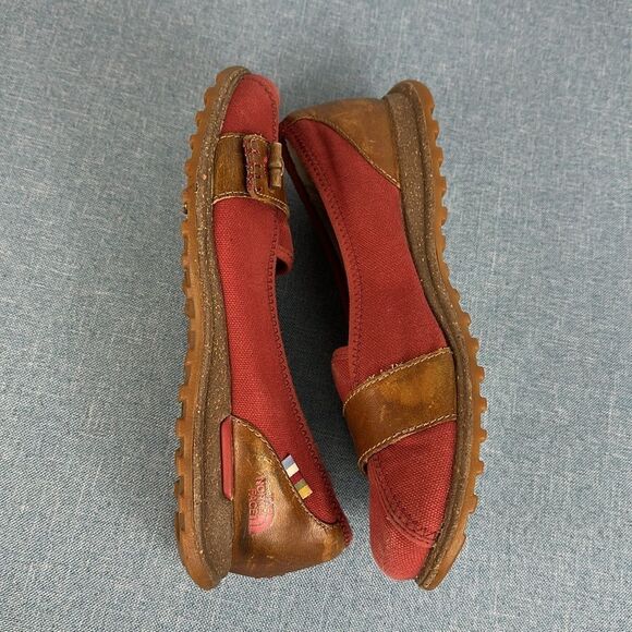 The North Face Red Slip On Shoes Leather Detailing Size 5 - Picture 5 of 8
